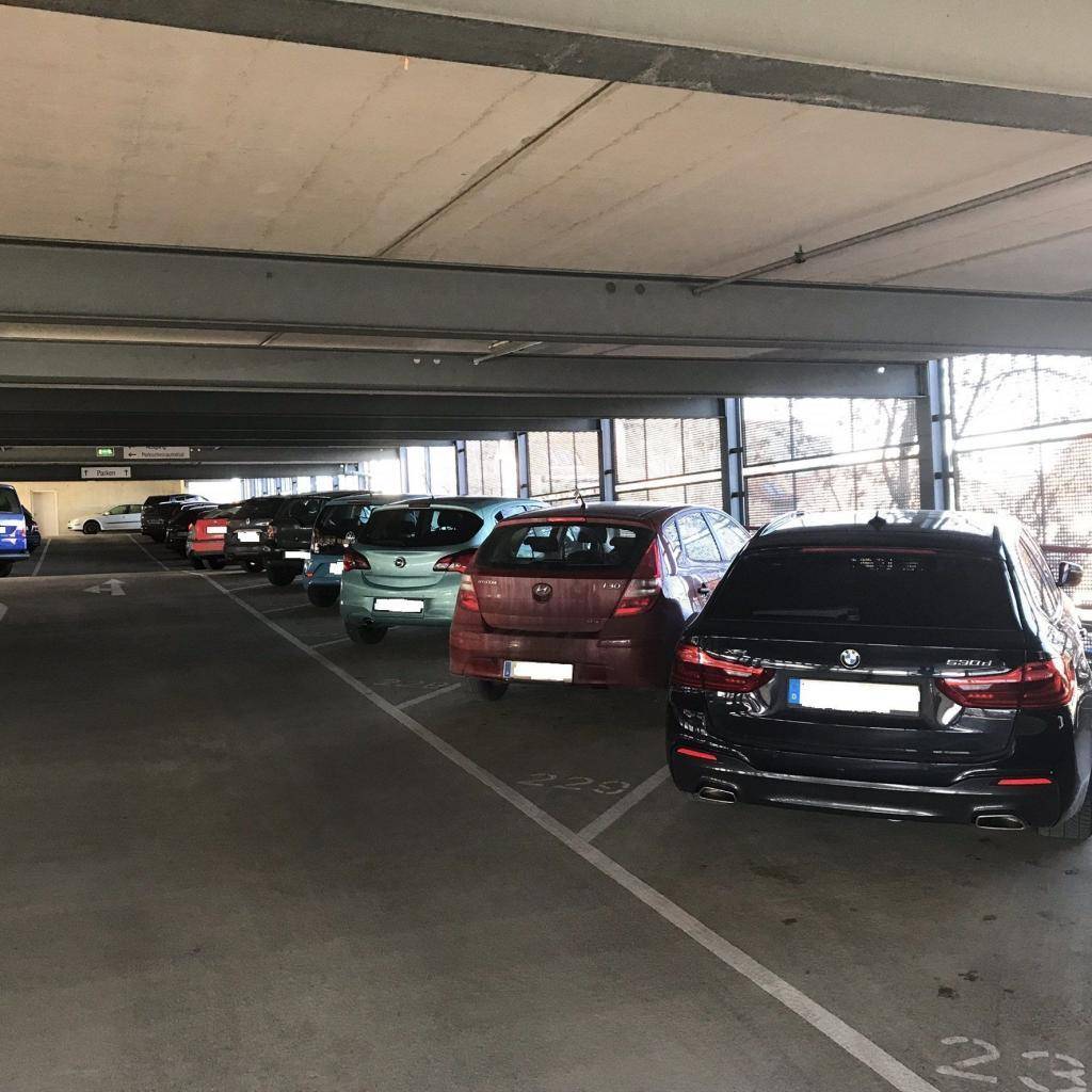 Parken Flughafen Stuttgart Parkhaus Filderstadt