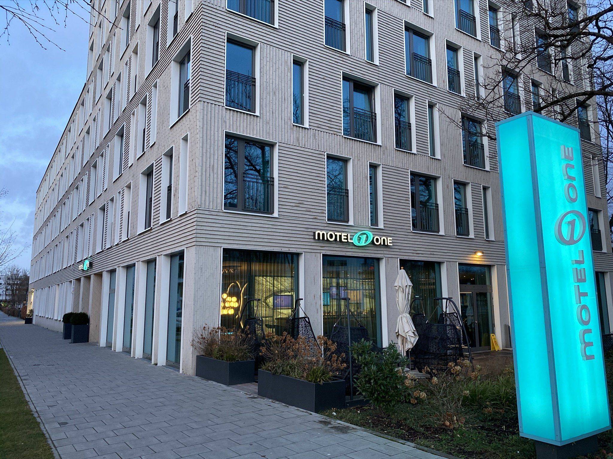 Motel One München Außenansicht