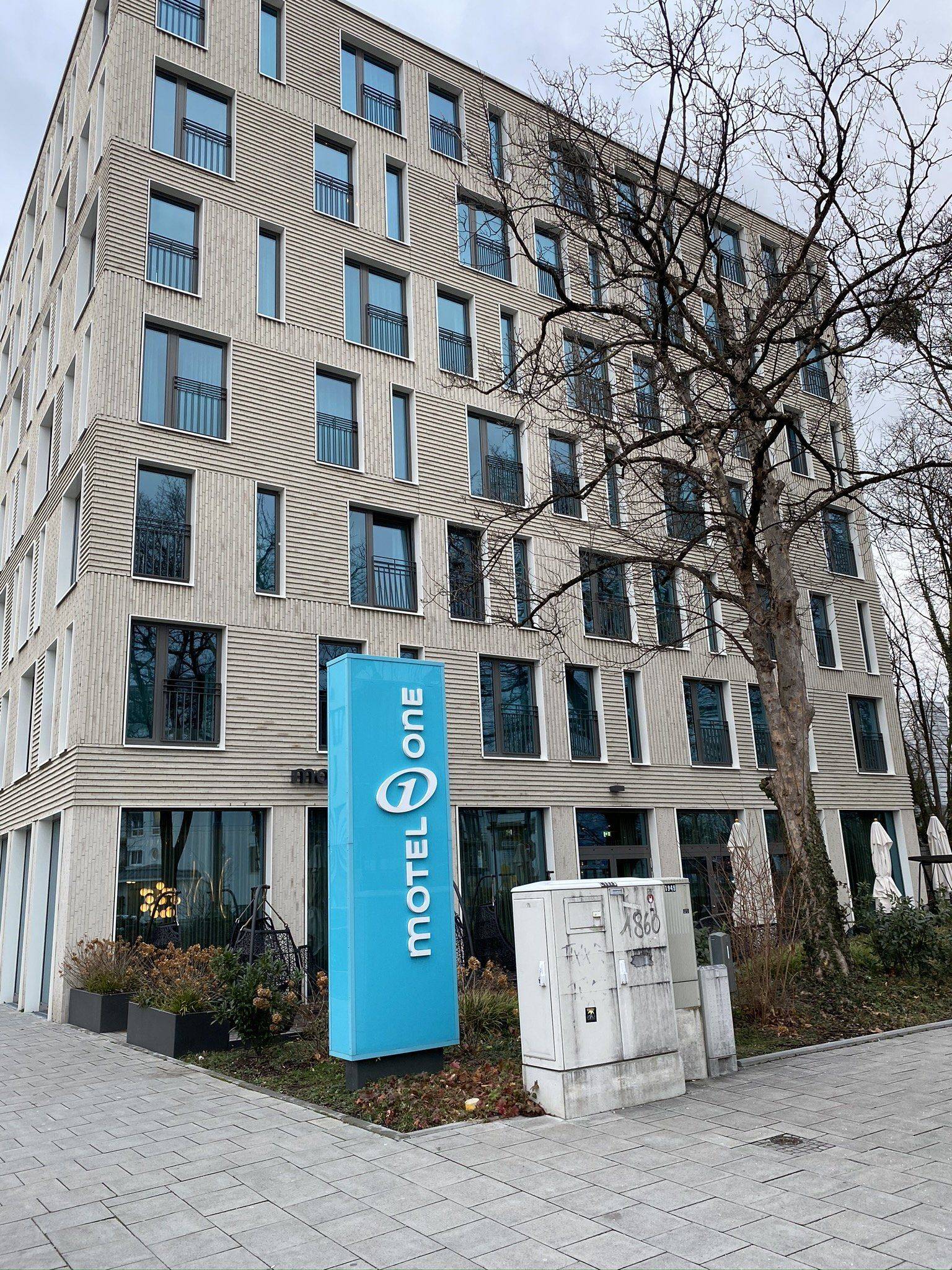 Motel One München Außenansicht