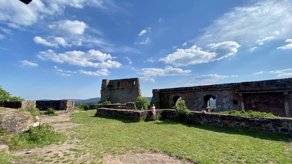 Burg-Lindelbrunn-Innenhof