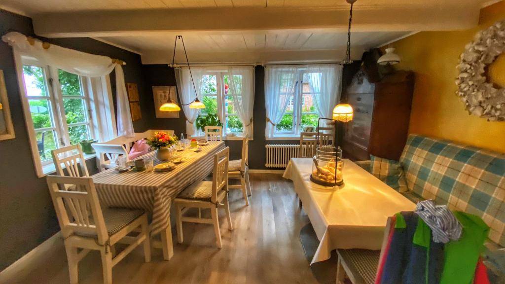 Stellys Hüüs Cafe