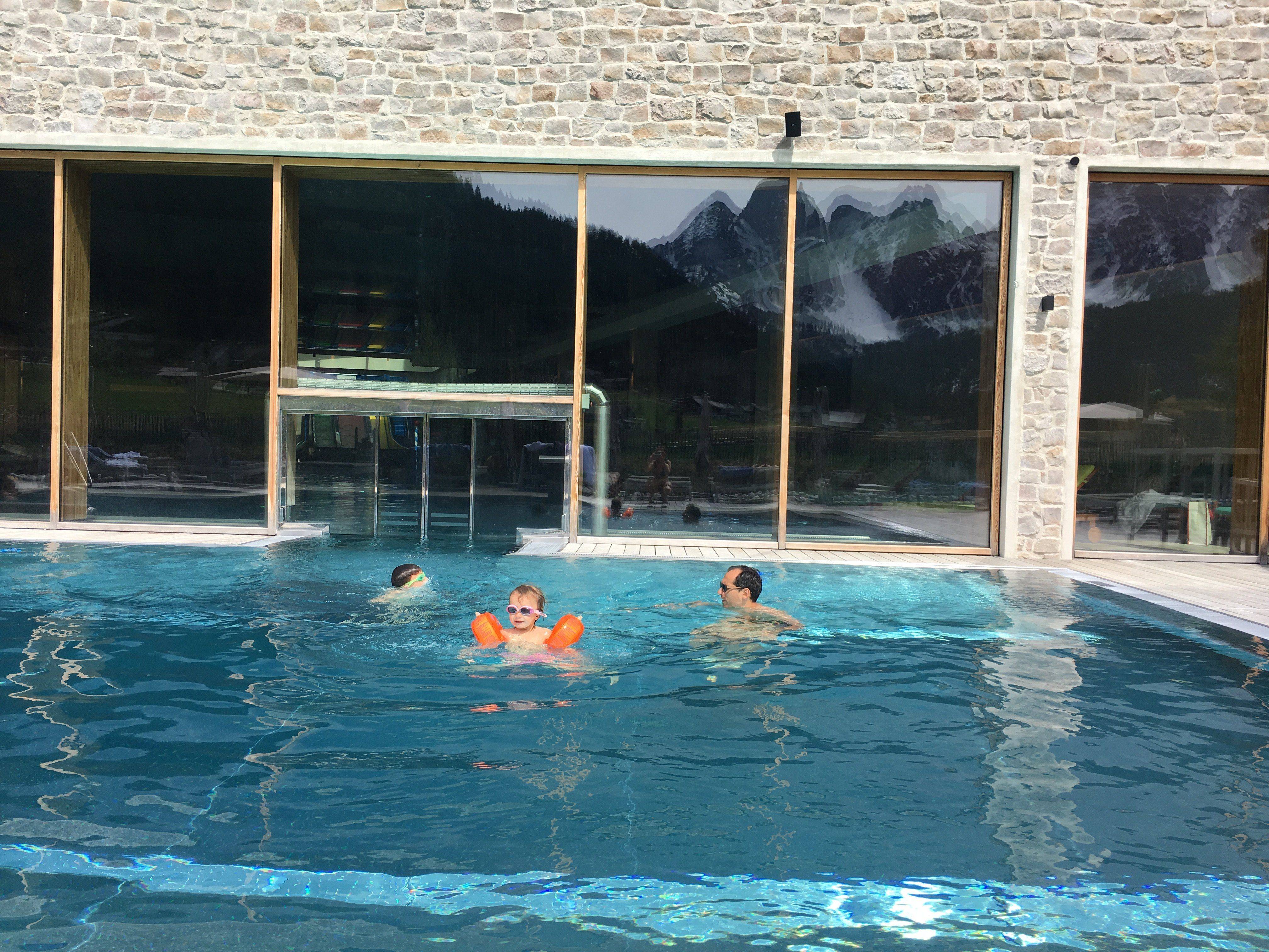 Außenbereich_Schwimmen_Dachsteinkönig