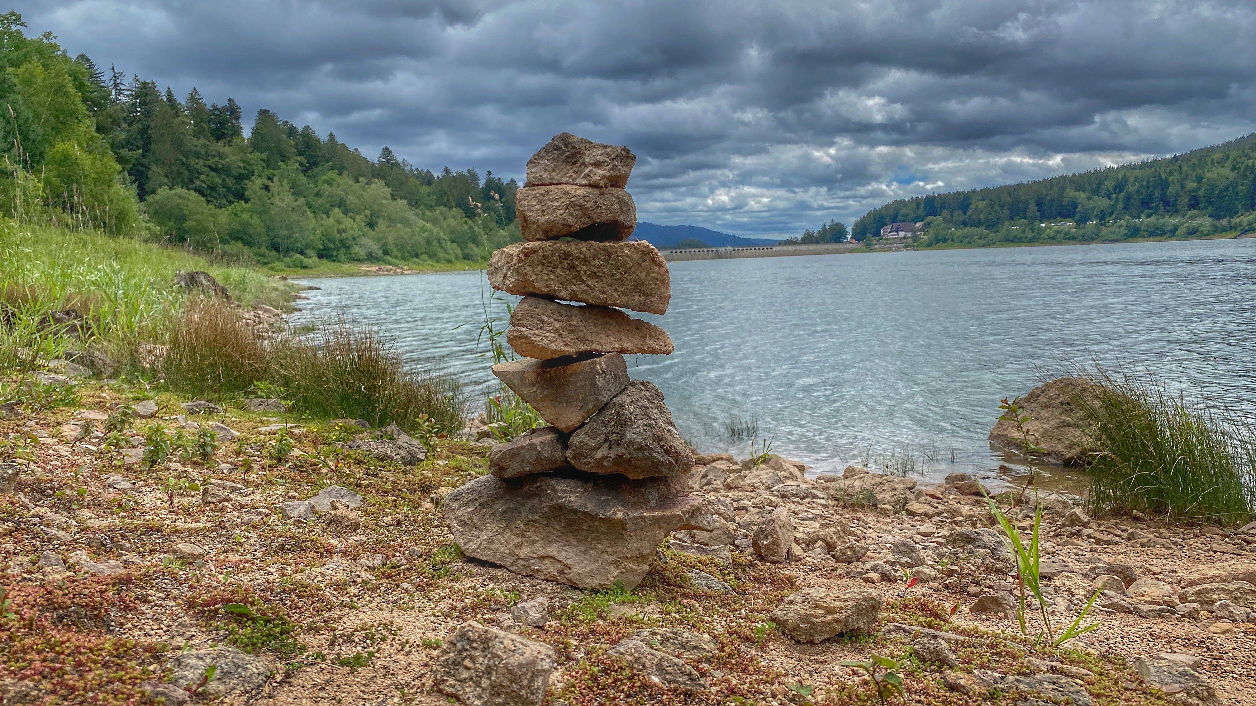 Steinturm am Stausee Schwarzwald