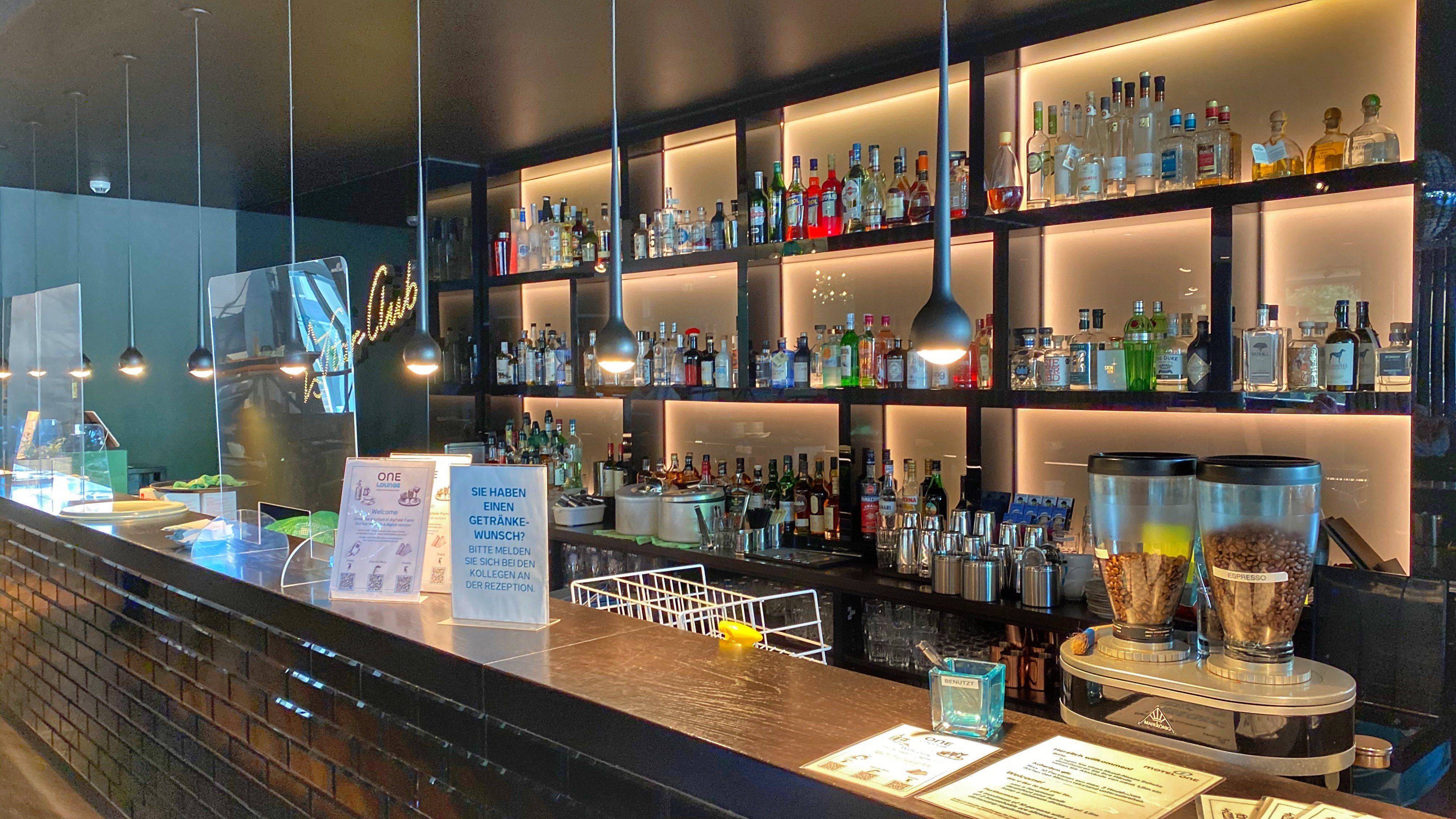 Hotel Bar