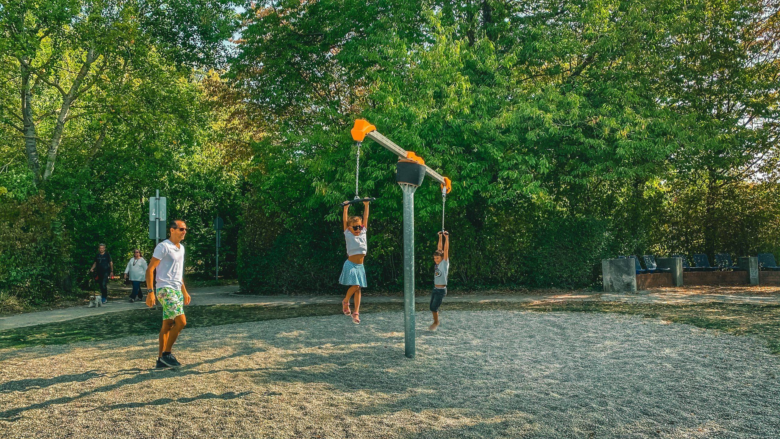 Karussell Spielplatz Ettlingen