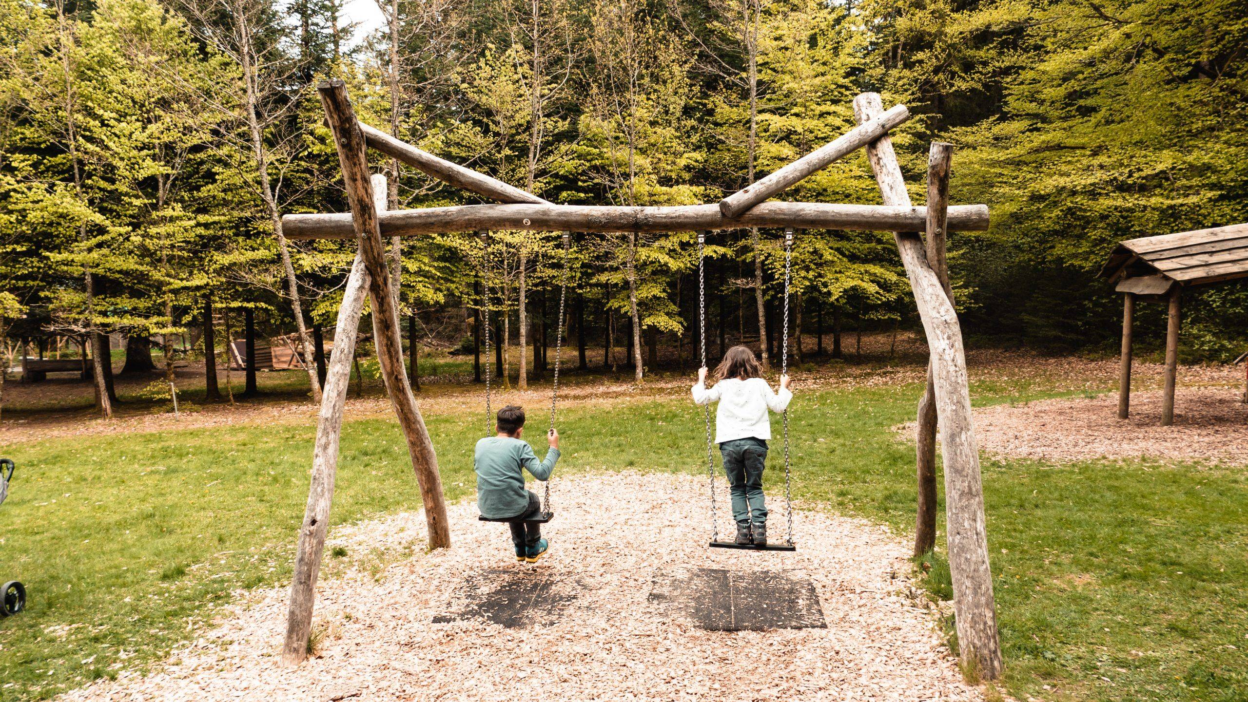 Schaukeln Waldspielplatz Baiersbronn