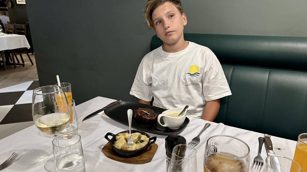 Abendessen unweit vom Hafen entfernt