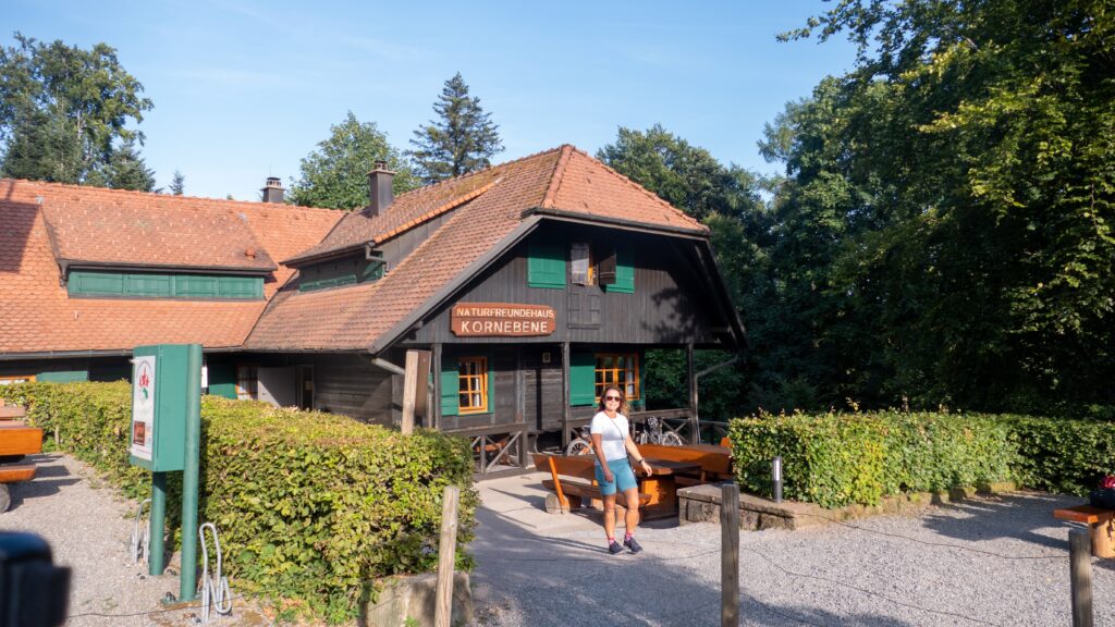 Naturfreundehaus Kornebene mit der großen Sonnenterrasse